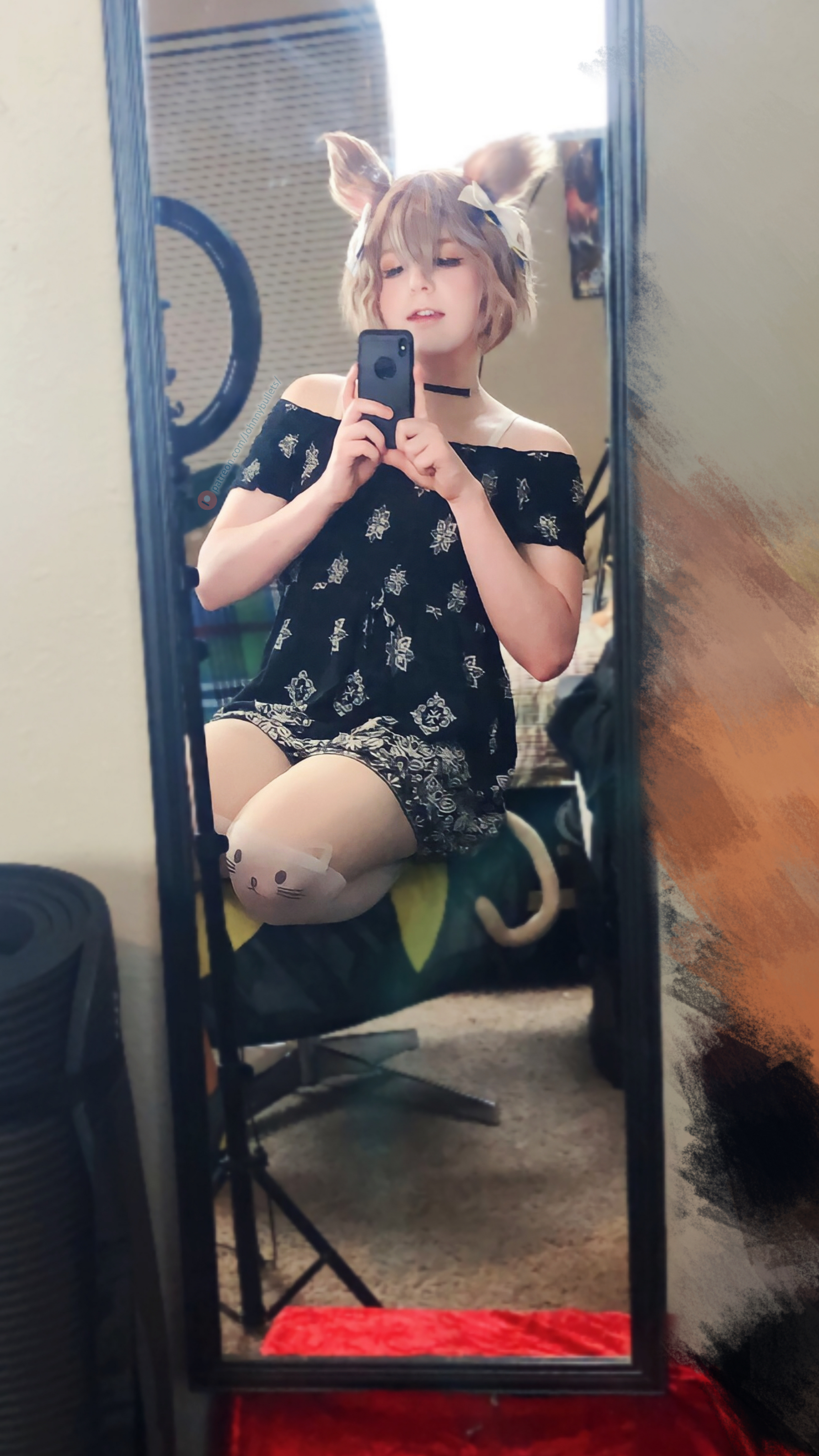 4_pretty_nice_chair__would_be_a_shame_if_a_cat_shed_in_it.png